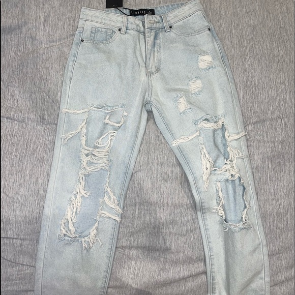 Lioness Distressed Boyfriend Jeans - Picture 2 of 3